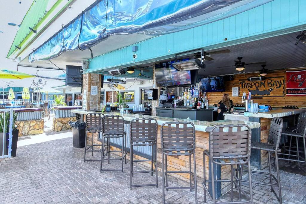 Waterfront, Pool, Tiki Bar & Grill, Gym, Location! Lägenhet Sarasota Exteriör bild