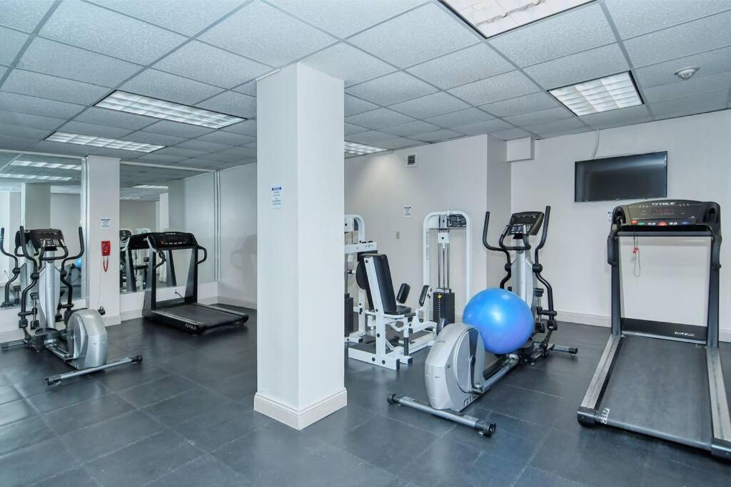 Waterfront, Pool, Tiki Bar & Grill, Gym, Location! Lägenhet Sarasota Exteriör bild