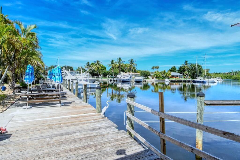 Waterfront, Pool, Tiki Bar & Grill, Gym, Location! Lägenhet Sarasota Exteriör bild