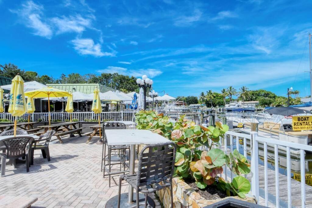 Waterfront, Pool, Tiki Bar & Grill, Gym, Location! Lägenhet Sarasota Exteriör bild
